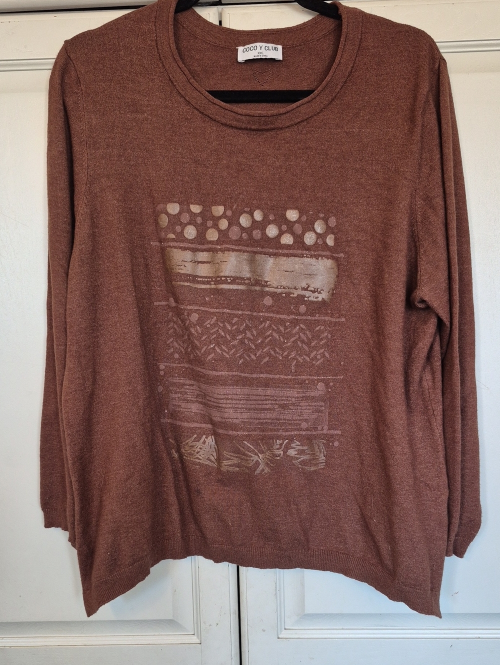 Women's Scoop Neck Sweater in Rust Brown With Knit Heart Details